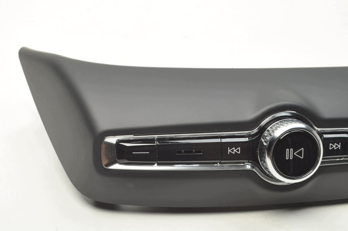 VOLVO XC40 RADIO PANEL 31456673 31442607