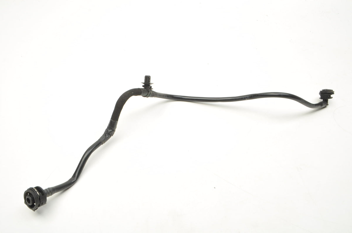 VOLVO XC40 RECHARGE EX40 PIPE WATER LINE 32339493