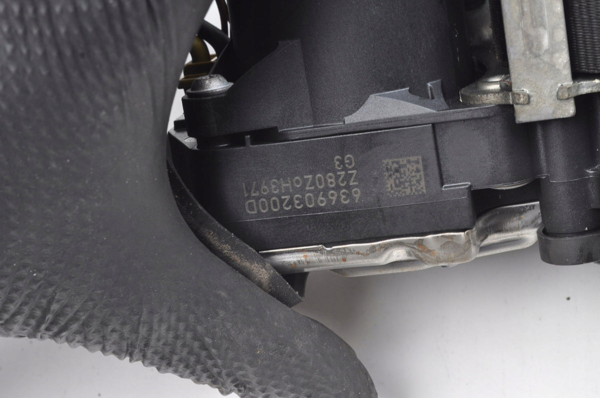 VOLVO XC40 SEAT BELT RIGHT FRONT 32401540