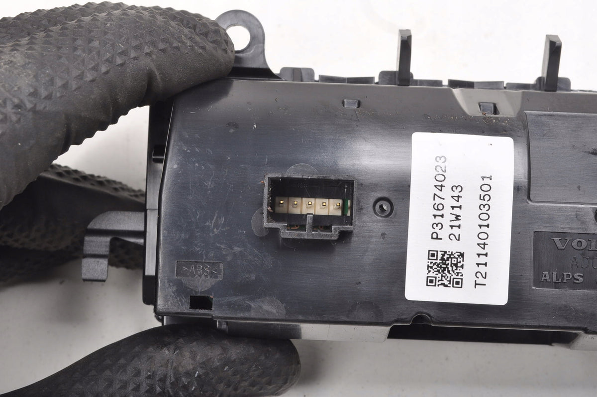 VOLVO XC40 SWITCH PANEL 31674023