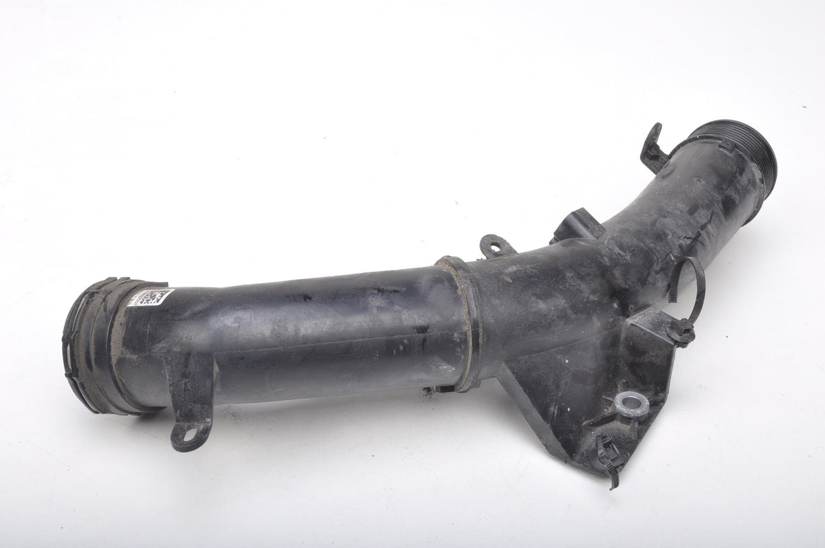 VOLVO XC40 T5 Plug-in Hybrid 1.5 2018- AIR INTAKE PIPE 32222151