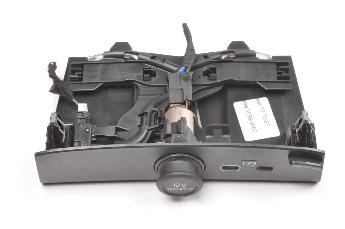 VOLVO XC40 USB SOCKET LIGHTER 32275533