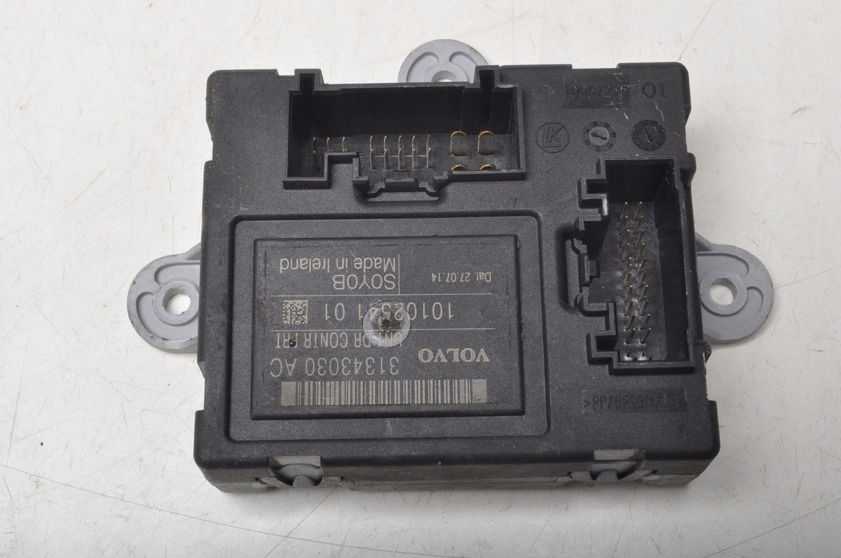 VOLVO XC60 AND DOOR CONTROLLER MODULE 31343030