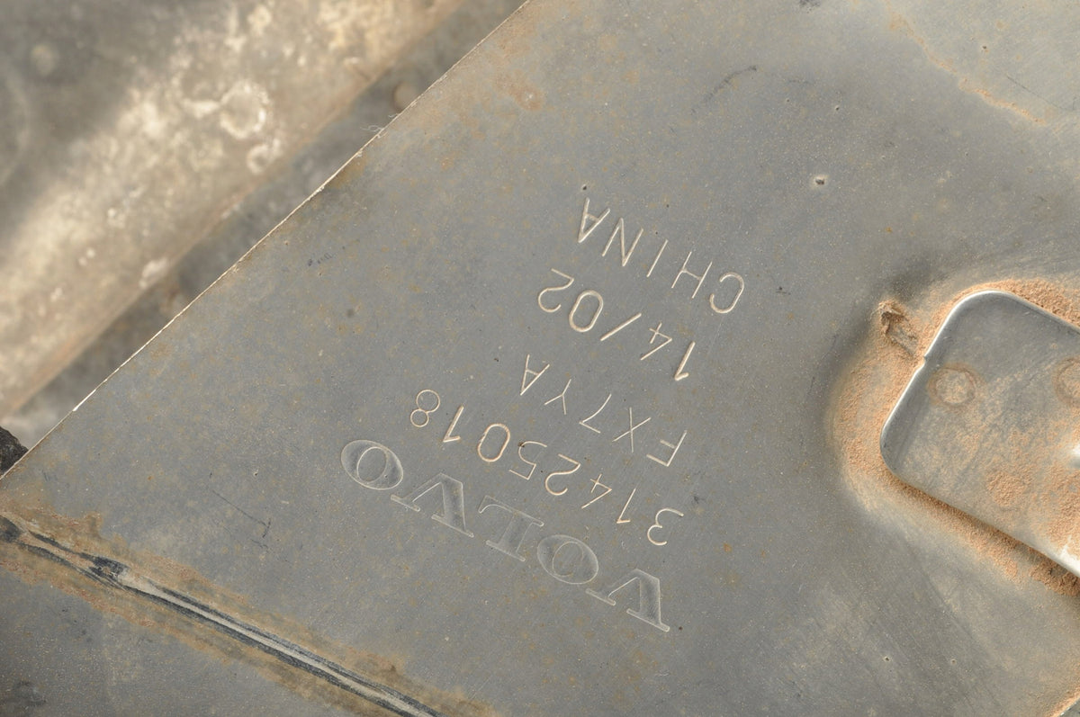 VOLVO XC60 AND EXHAUST TIP LEFT 31425018