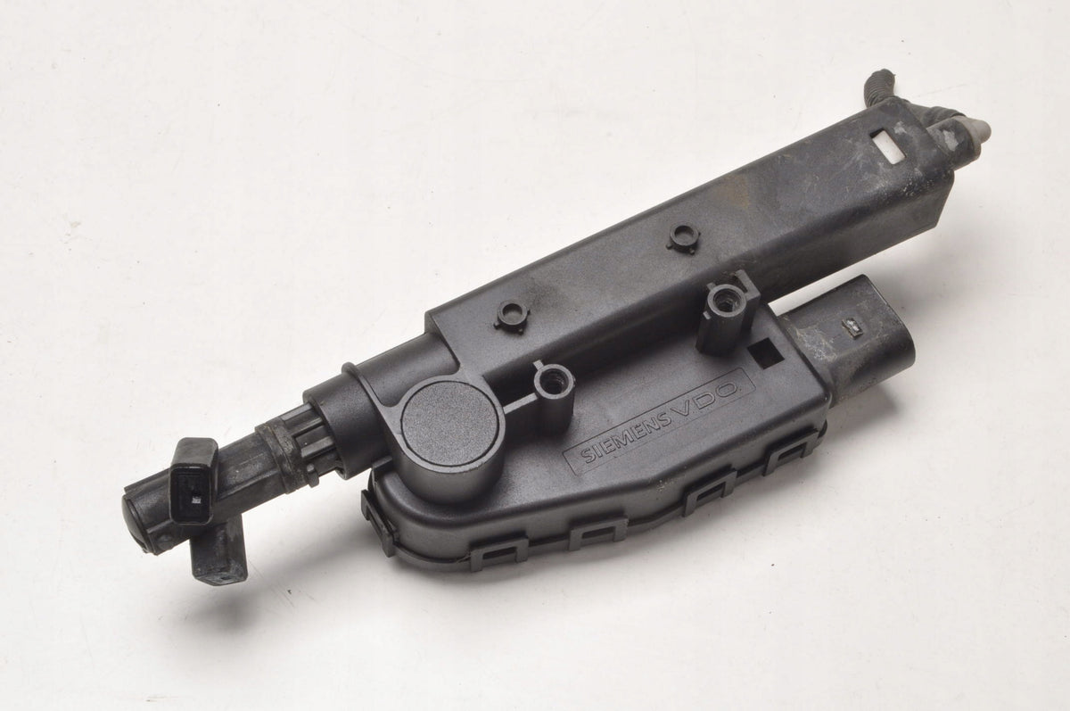 VOLVO XC60 AND HEADLIGHT WASHER PUMP