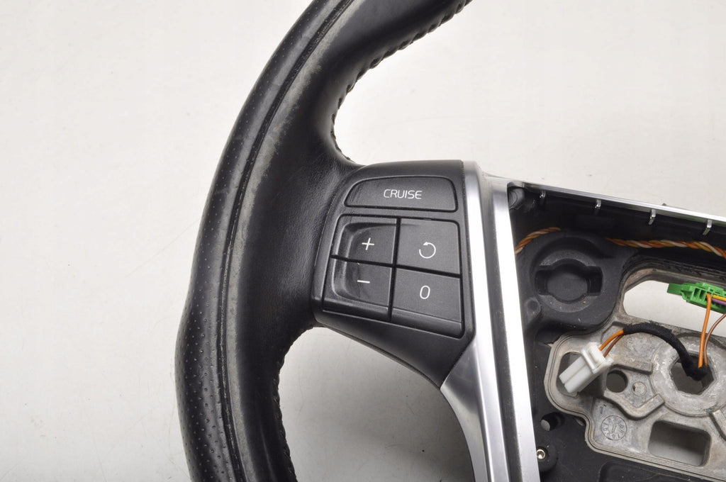 VOLVO XC60 AND LEATHER STEERING WHEEL RDESIGN