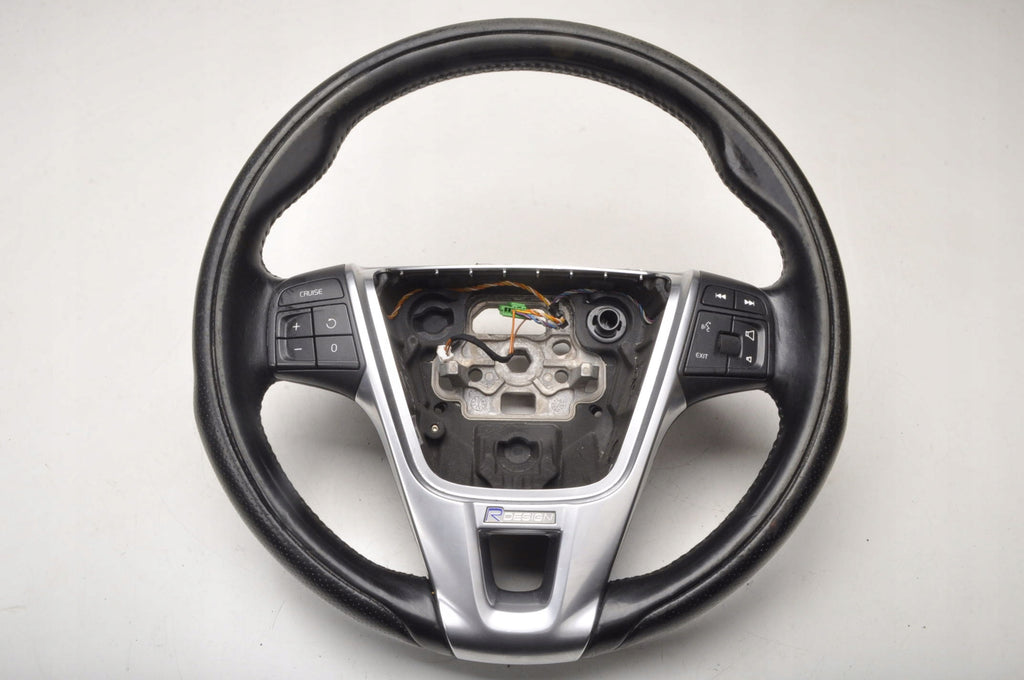 VOLVO XC60 AND LEATHER STEERING WHEEL RDESIGN