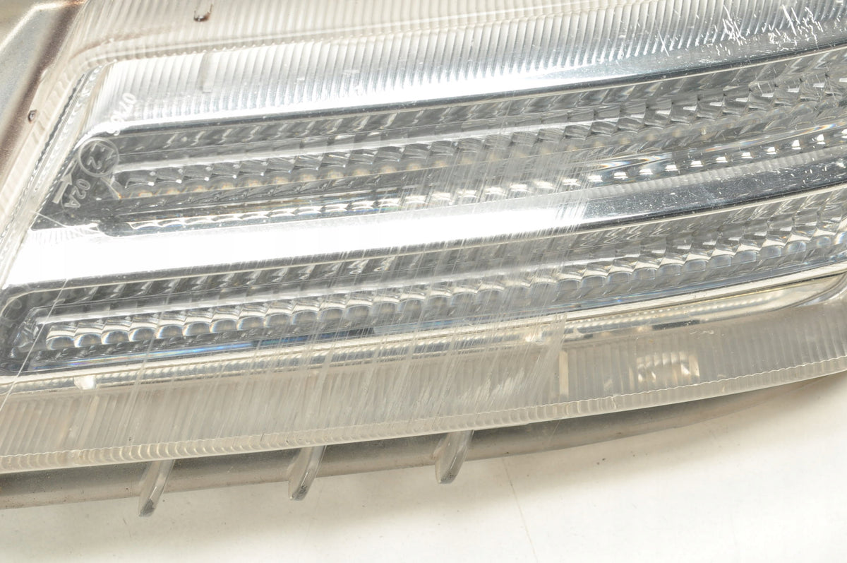 VOLVO XC60 AND LED DAYTIME RUNNING LAMP RIGHT 89052027