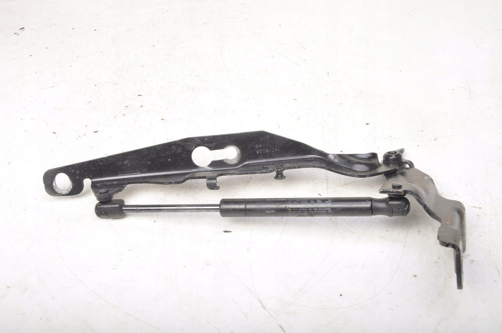 VOLVO XC60 AND MASK HINGE 31385814 31385815 SET