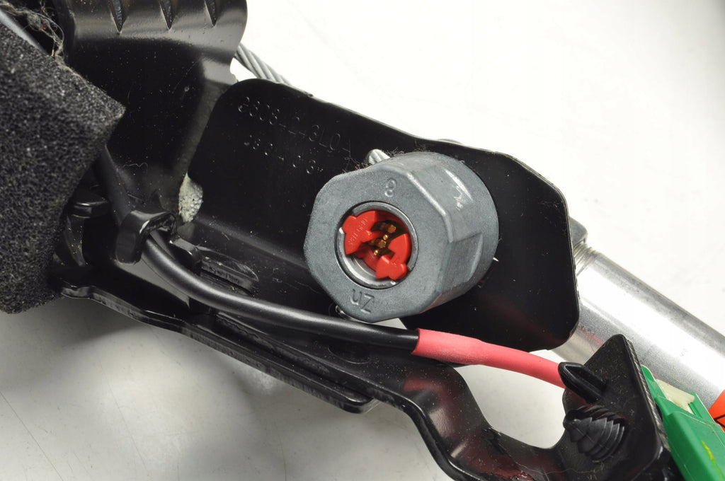 VOLVO XC60 AND SEAT BELT LEFT FRONT 39803975