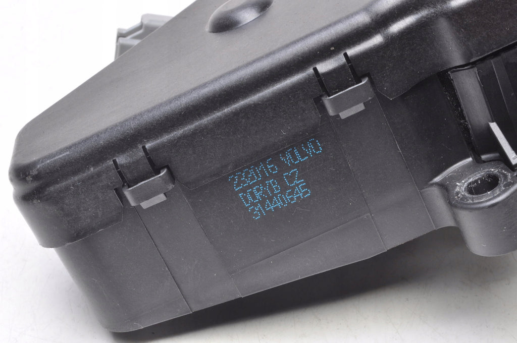 VOLVO XC60 AND TAILGATE PULL 31440645