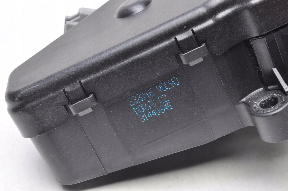 VOLVO XC60 AND TAILGATE PULL 31440645