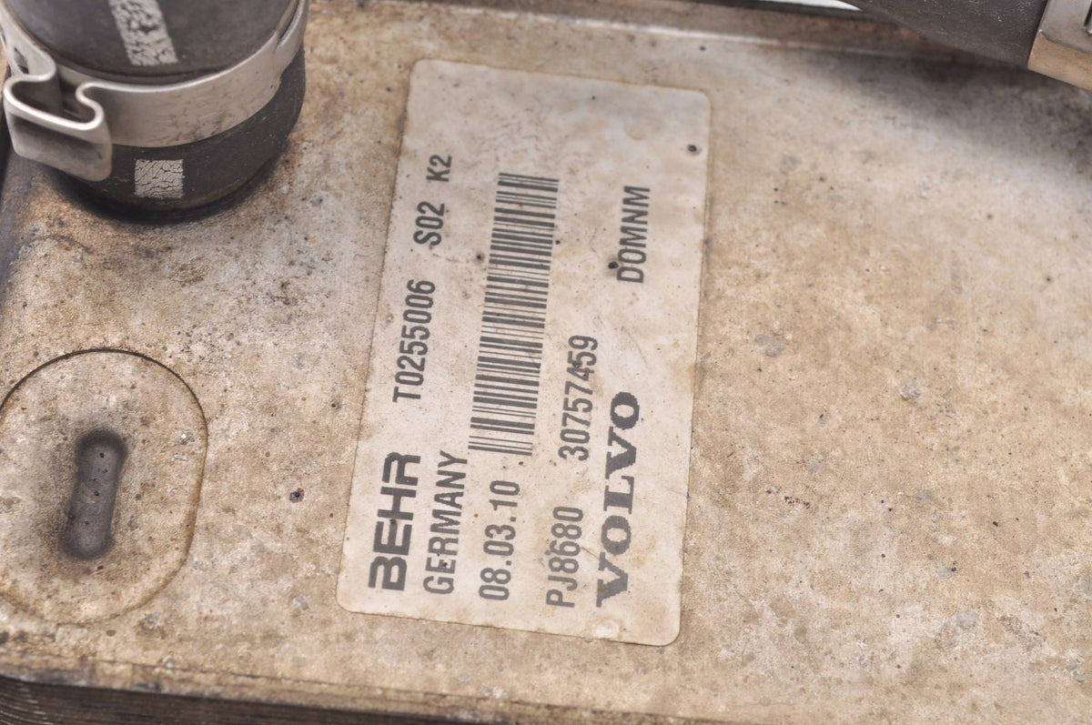 VOLVO XC60 AND V60 S60 II S80 II V70 III XC70 2.4 D5 OIL COOLER 30757459