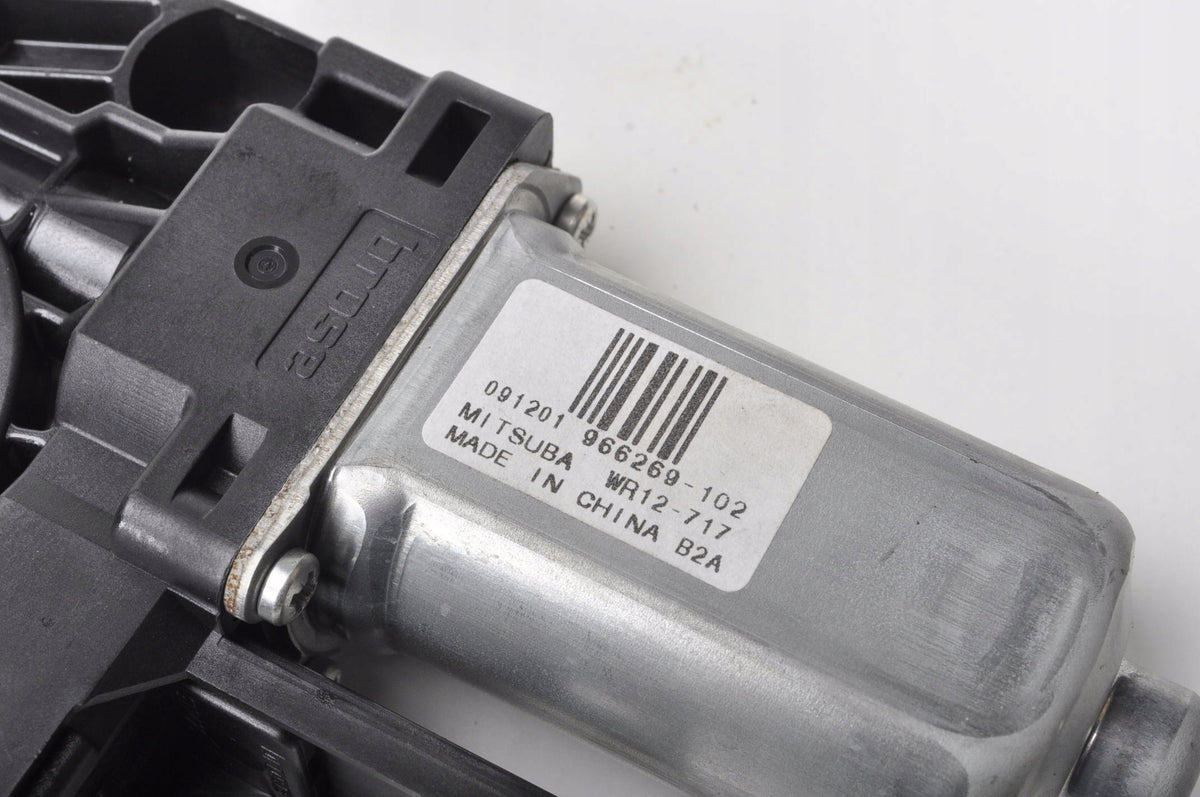 VOLVO XC60 AND WINDSCREEN MOTOR RIGHT FRONT 966269-102
