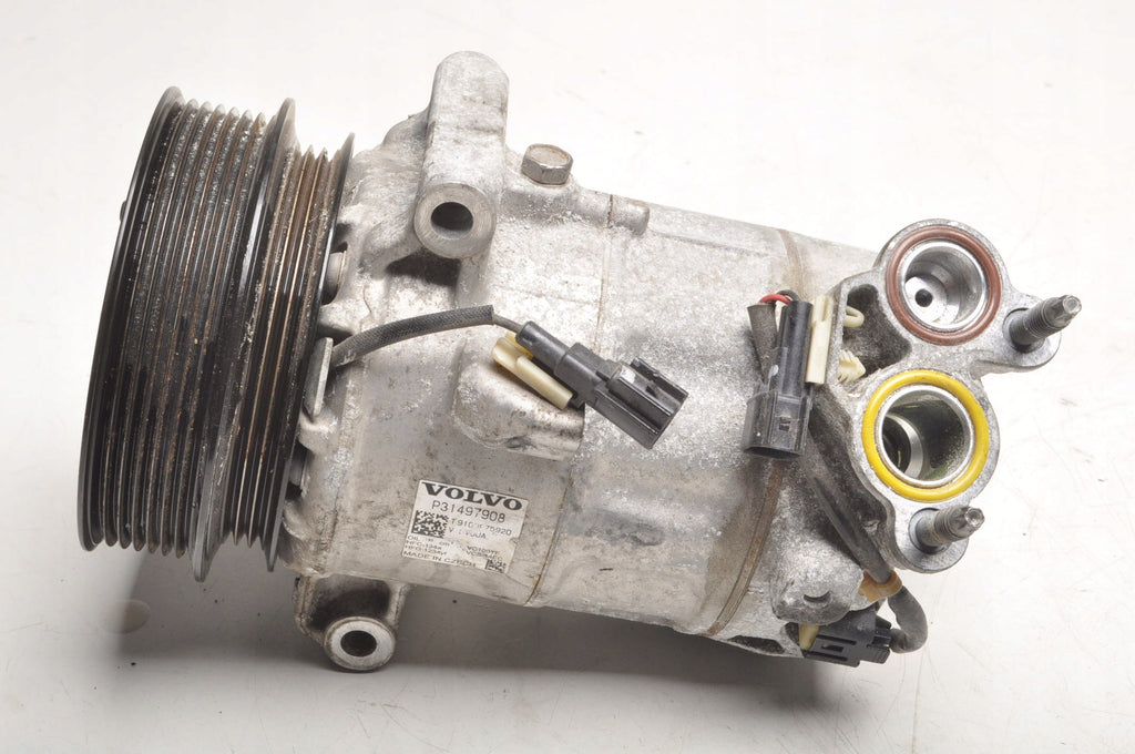 VOLVO XC60 II 2.0 16V B5 Mild-Hybrid AIR CONDITIONING COMPRESSOR 31497908