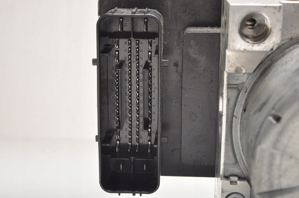 VOLVO XC60 II 2.0 D5 235 KM ABS PUMP P32214774 32214804