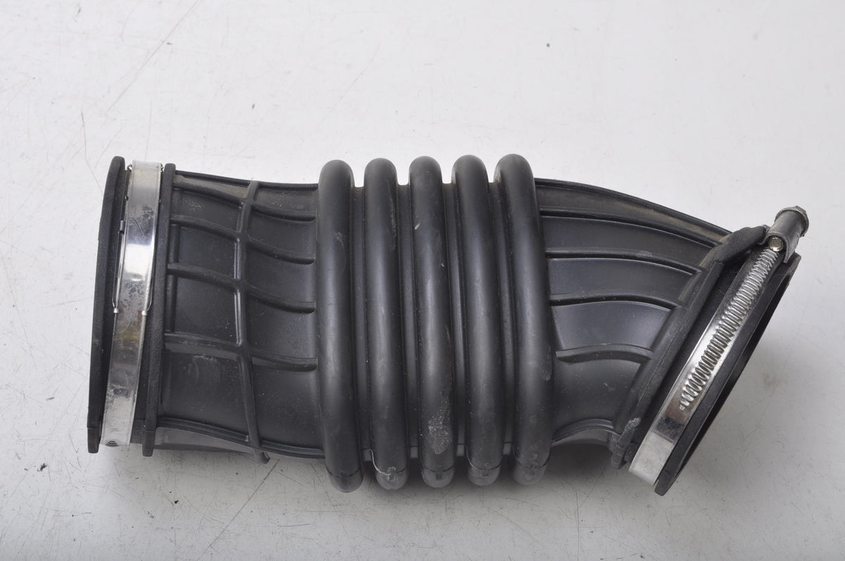 VOLVO XC60 II 2.0 T6 AIR INTAKE PIPE 31370326