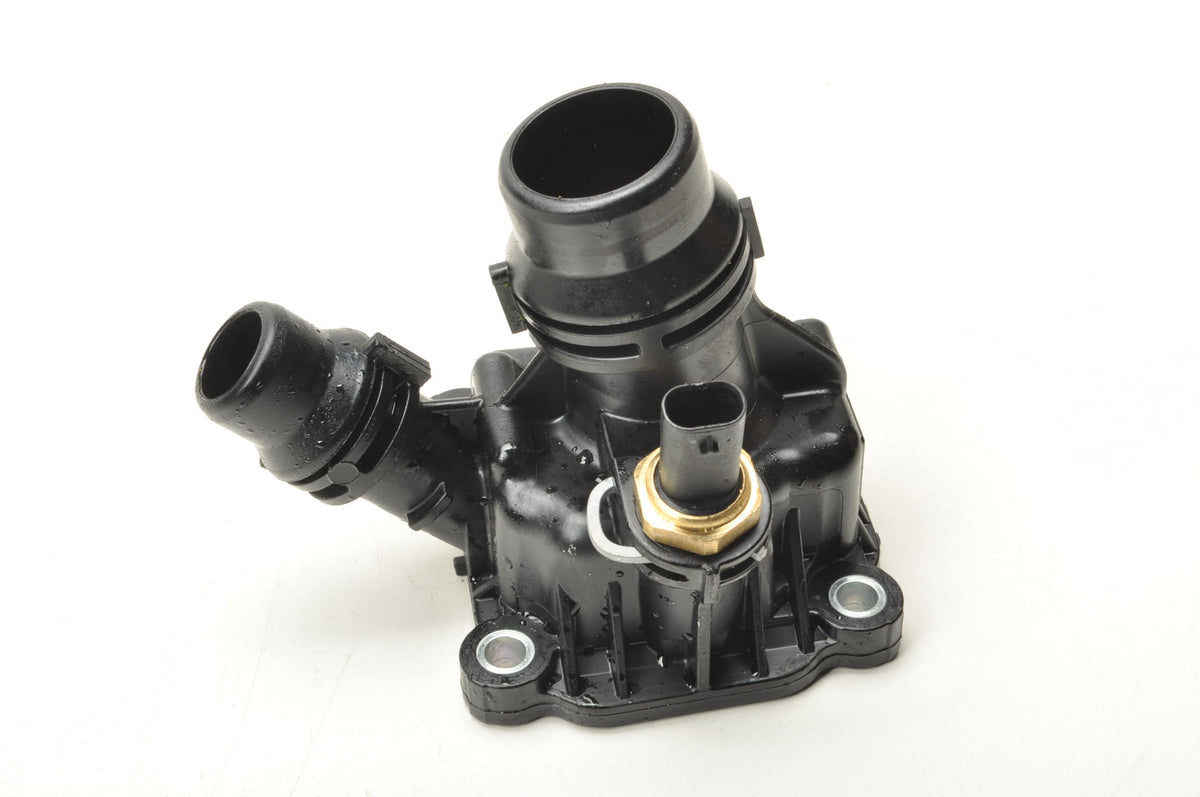 VOLVO XC60 II B5 XC40 B4 THERMOSTAT HOUSING 2026 32441375