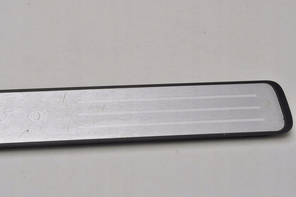 VOLVO XC60 II DECORATIVE STRIP THRESHOLD FRONT 33436021