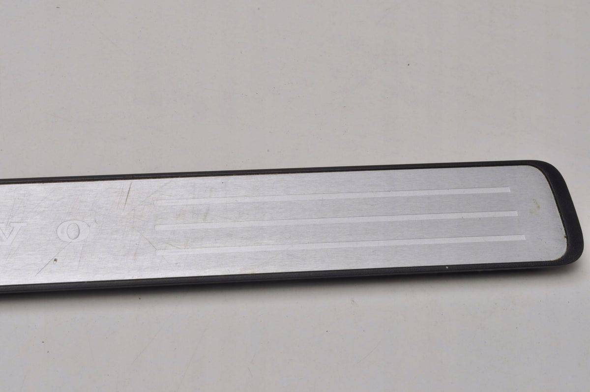 VOLVO XC60 II DECORATIVE STRIP THRESHOLD FRONT 33436021