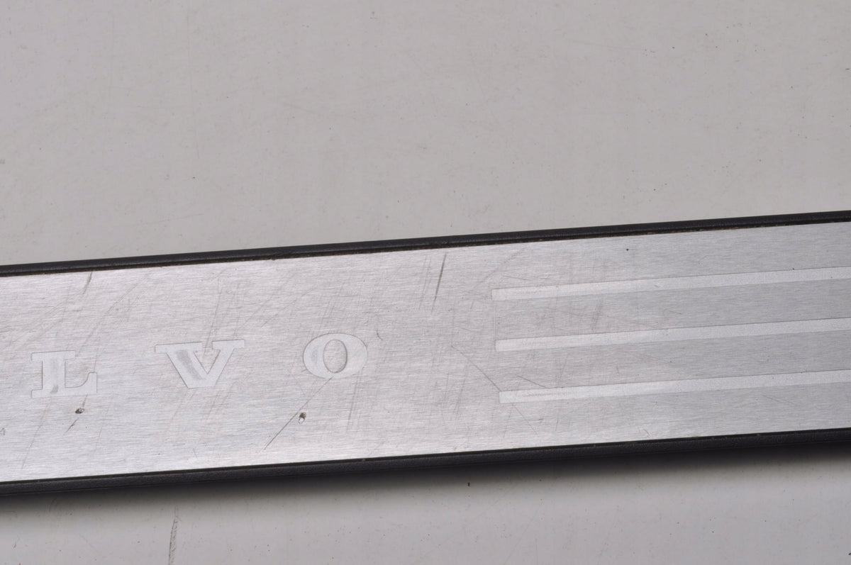 VOLVO XC60 II DECORATIVE STRIP THRESHOLD FRONT 33436021