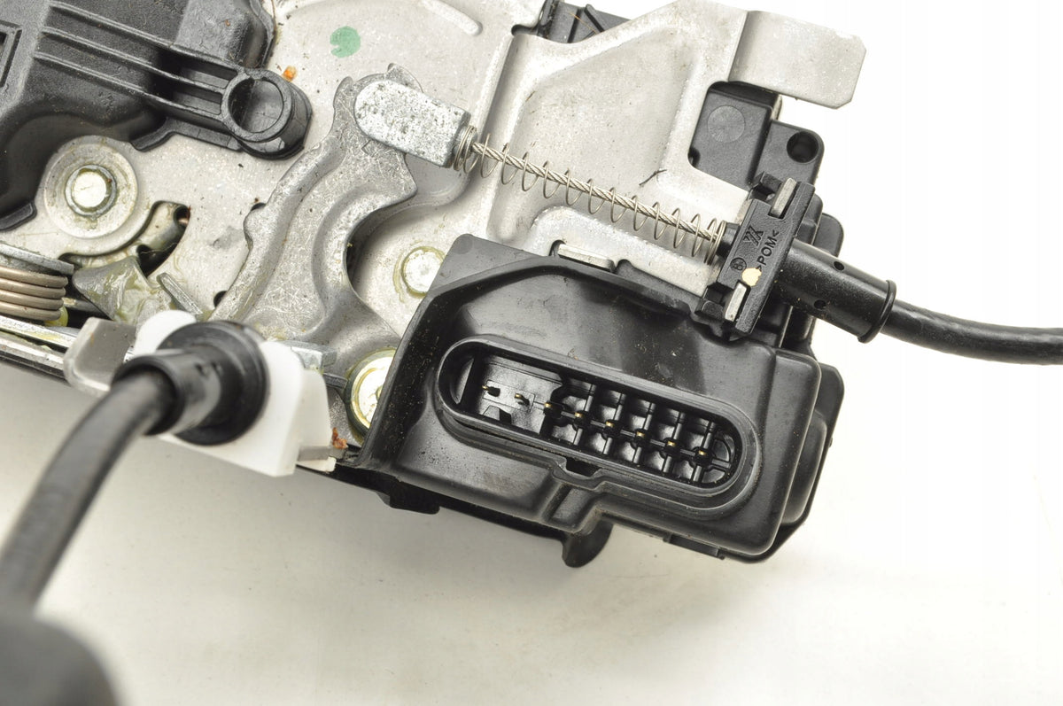 VOLVO XC60 II DOOR LOCK RIGHT REAR 31462449