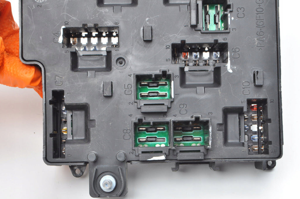 VOLVO XC60 II FUSE BOX 32322426