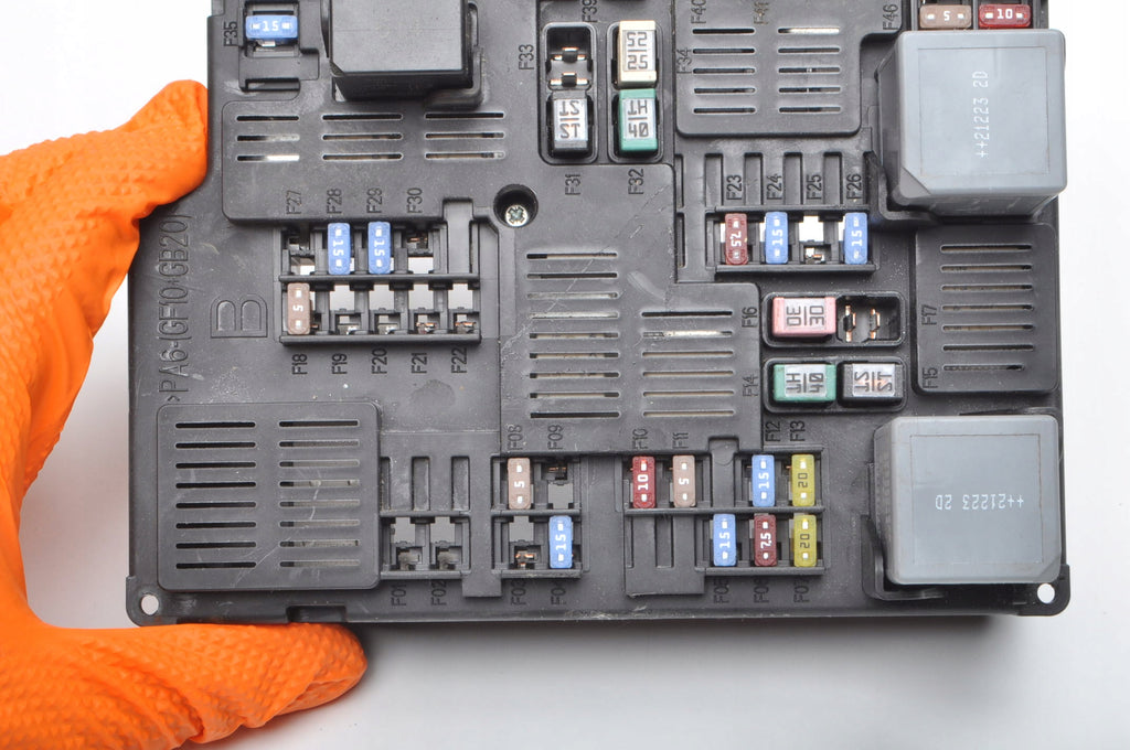 VOLVO XC60 II FUSE BOX HOUSING 32322426