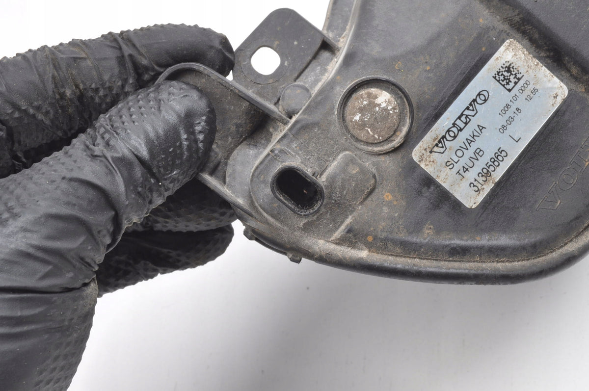 VOLVO XC60 II HALOGEN LEFT 31395865