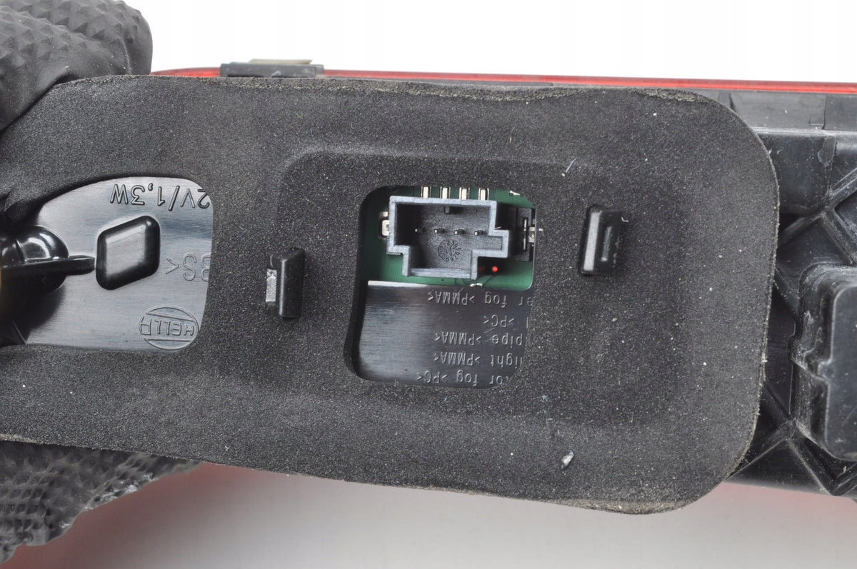 VOLVO XC60 II LAMP RIGHT REAR FLAP 31446620