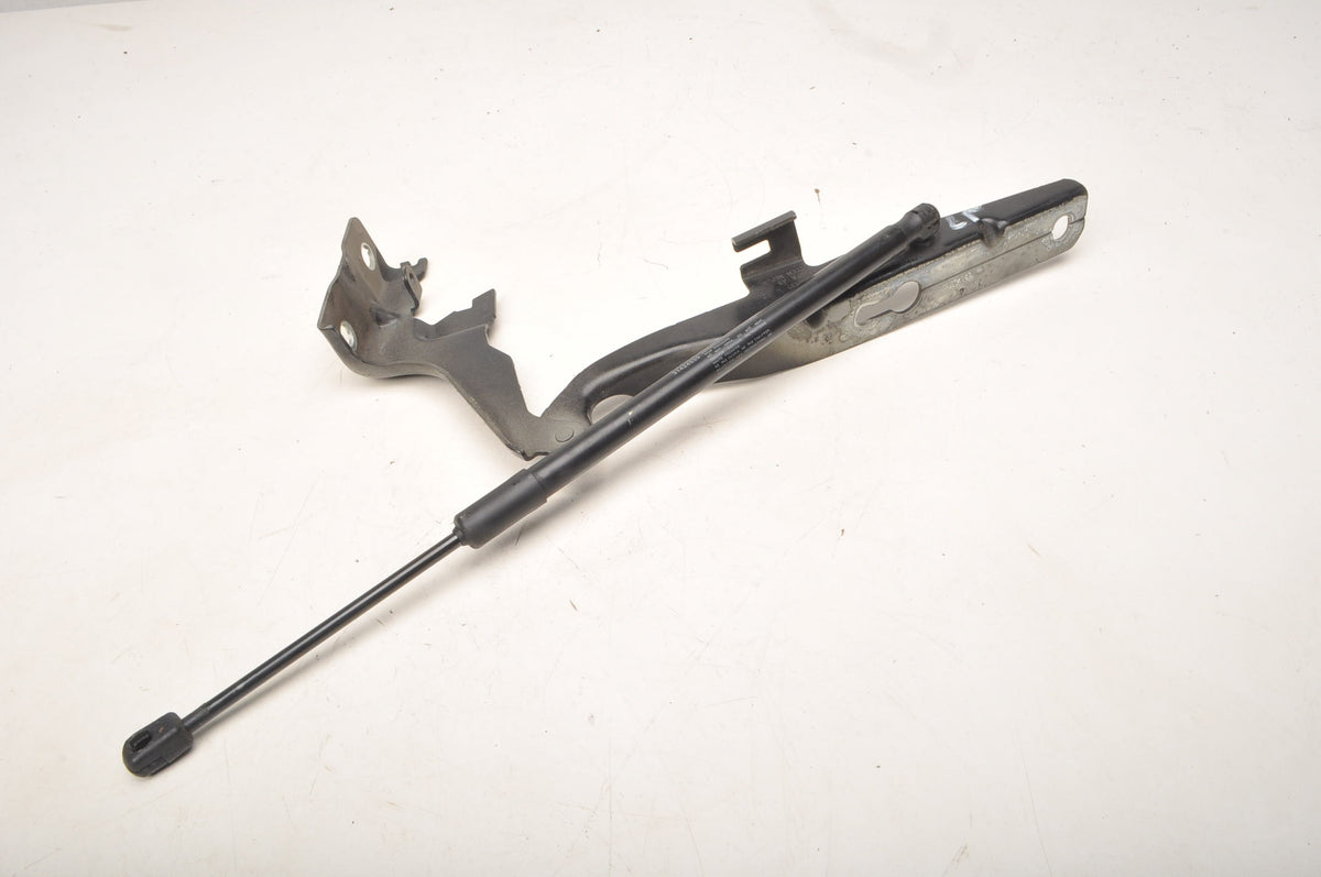 VOLVO XC60 II MASK HINGE 31424537 LEFT