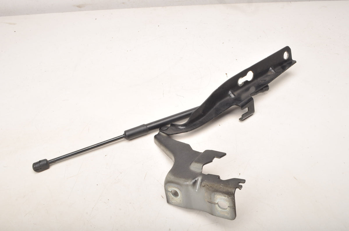 VOLVO XC60 II MASK HINGE 31424537 LEFT