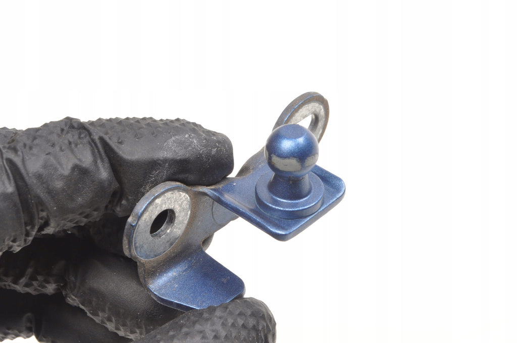 VOLVO XC60 II Mask Silencer Mount Holder RIGHT 720