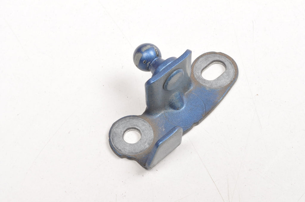 VOLVO XC60 II Mask Silencer Mount Holder RIGHT 720