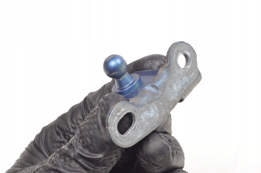 VOLVO XC60 II Mask Silencer Mount Holder RIGHT 720