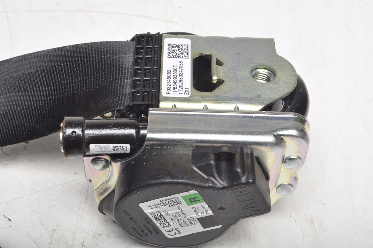 VOLVO XC60 II SEAT BELT RIGHT FRONT 32149082