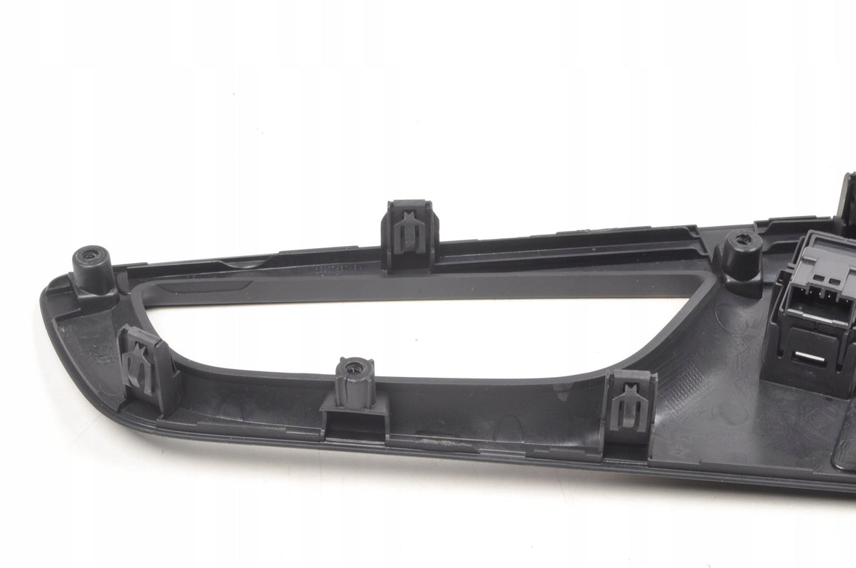 VOLVO XC60 II SPEAKER GRILLE COVER RIGHT FRONT 32237530