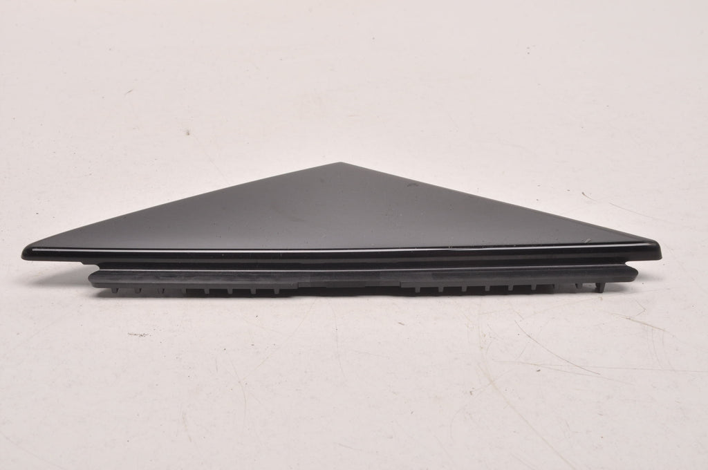 VOLVO XC60 II TRIANGLE FENDER GUARD CAP LEFT 31672922