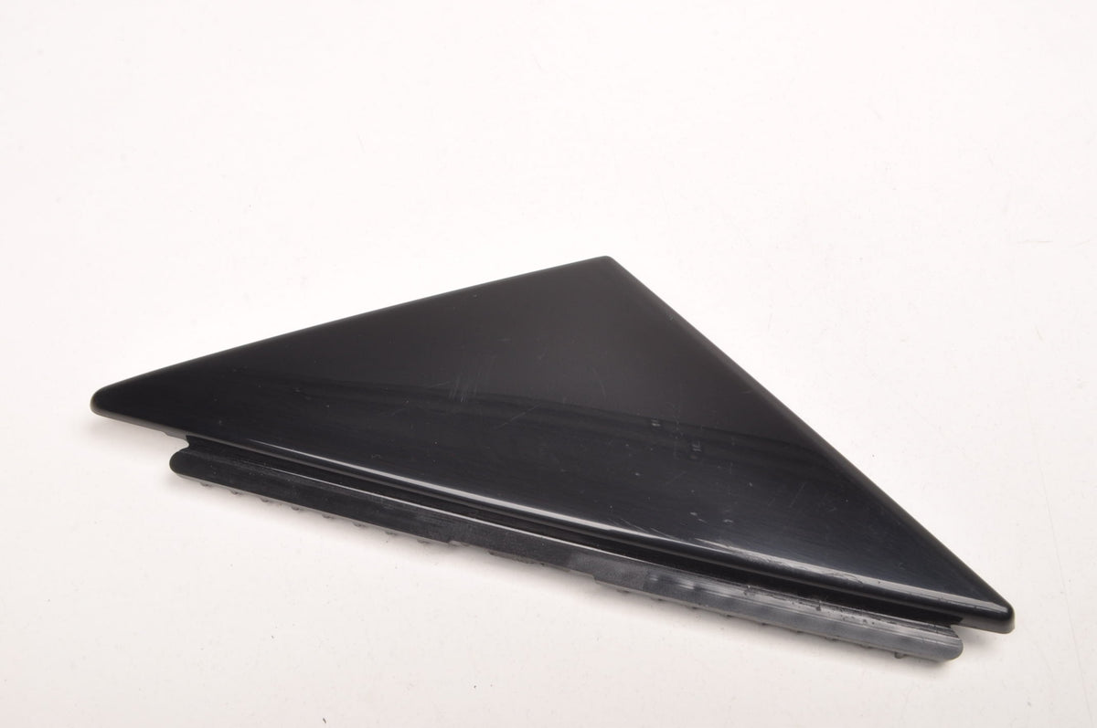VOLVO XC60 II TRIANGLE FENDER GUARD CAP LEFT 31672922