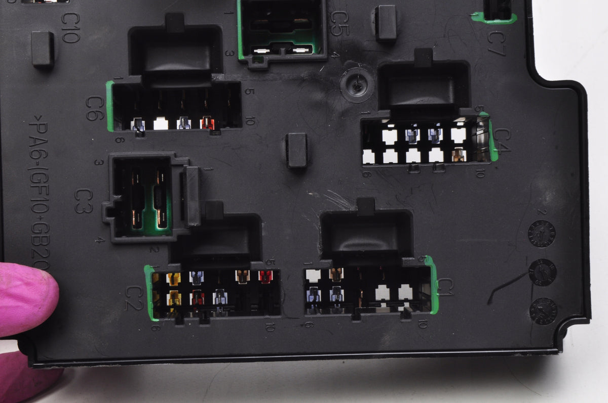 VOLVO XC60 II XC90 II 2.0 B5 FUSE BOX 32322427