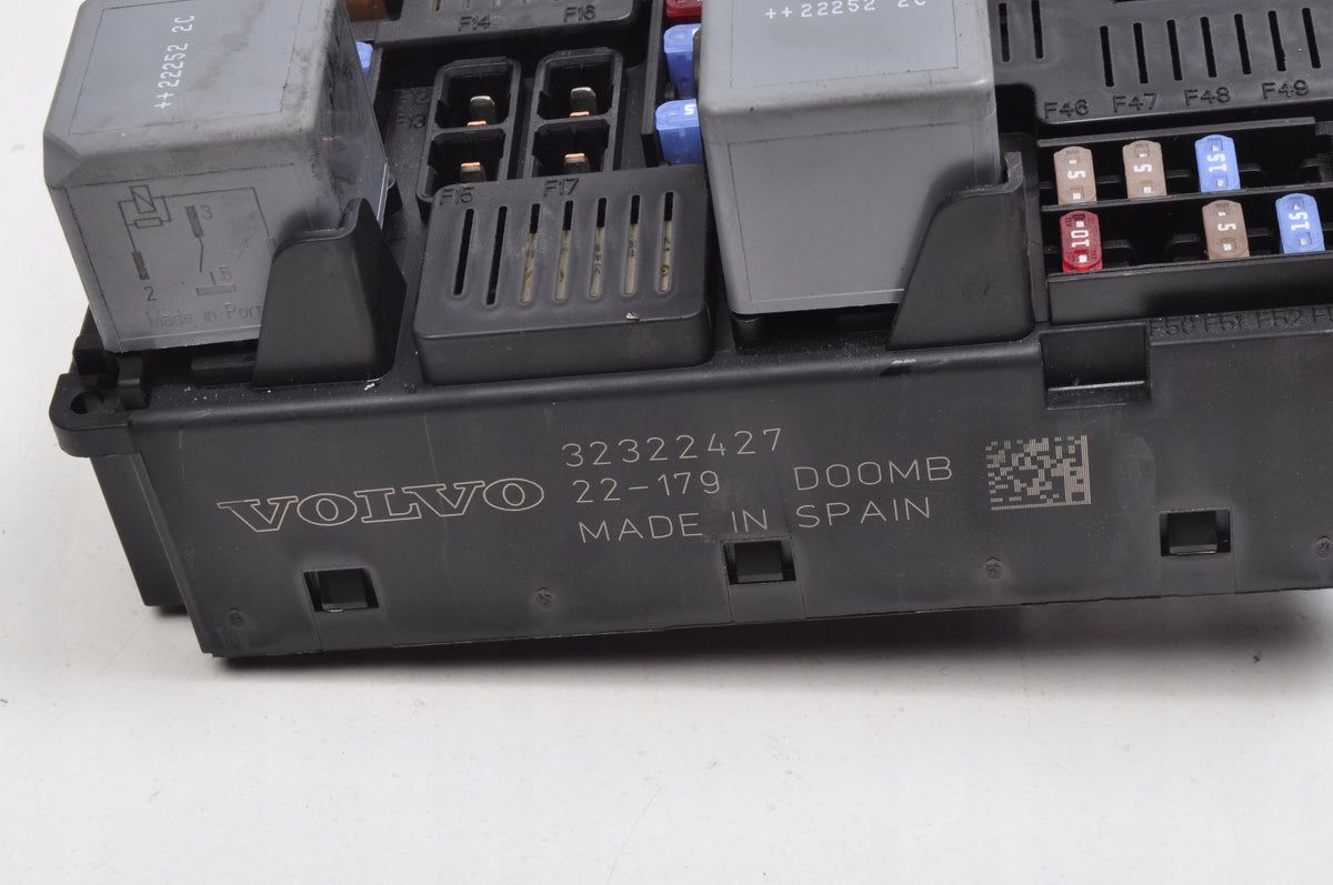 VOLVO XC60 II XC90 II 2.0 B5 FUSE BOX 32322427