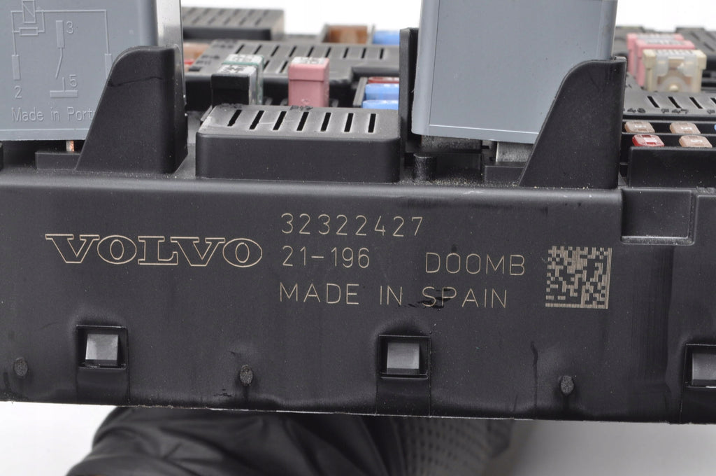 VOLVO XC60 II XC90 II FUSE BOX 32322427