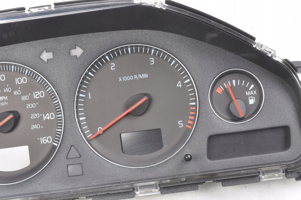 VOLVO XC70 2.4 D5 AWD 185KM COUNTER CLOCKS UK 30746112