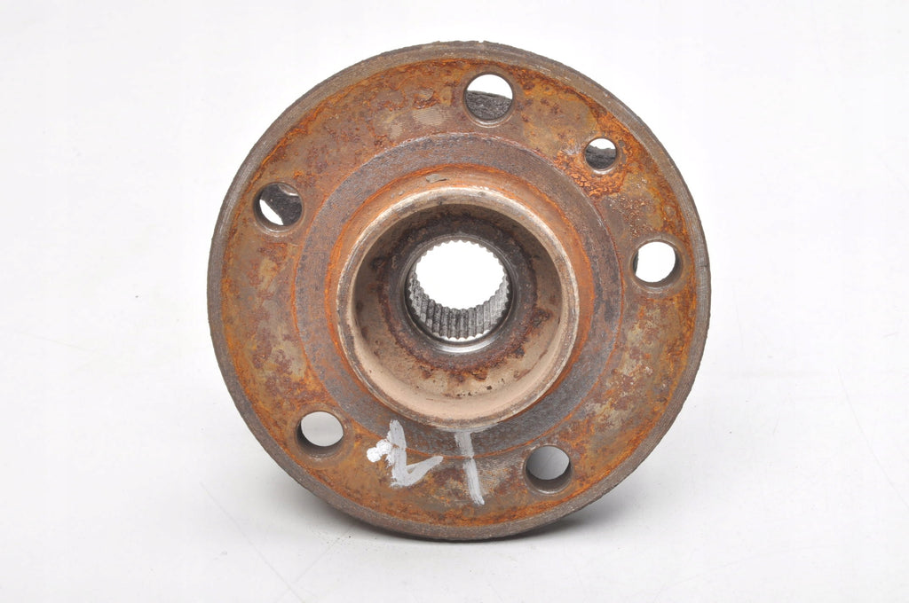 VOLVO XC70 II 2.4 D5 205KM REAR LEFT HUB