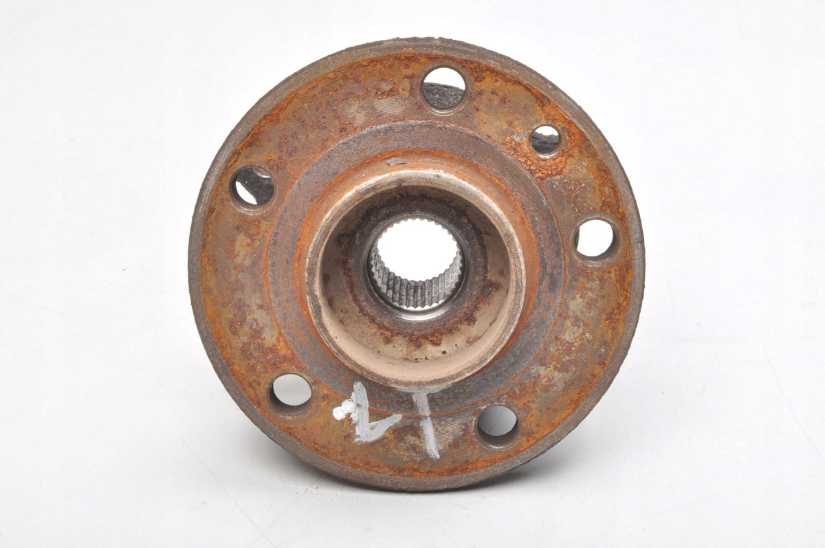 VOLVO XC70 II 2.4 D5 205KM REAR LEFT HUB