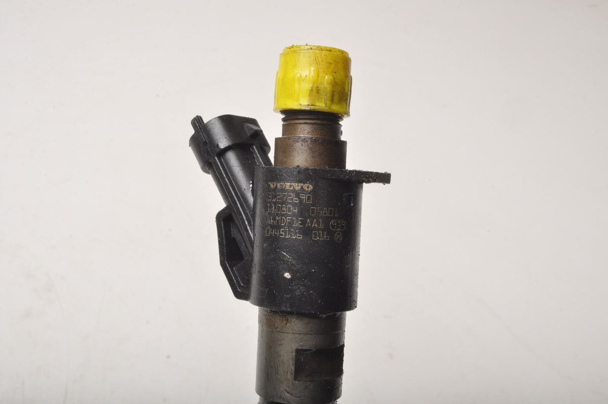 VOLVO XC70 II 2.4 D5 INJECTION INJECTOR 31272690