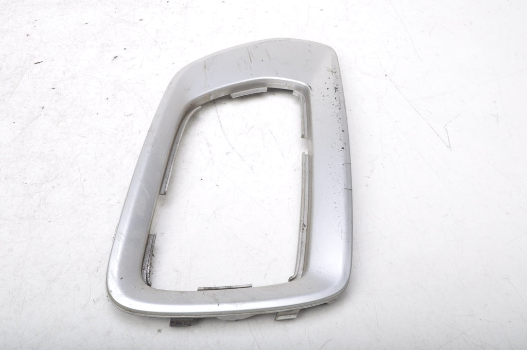 VOLVO XC70 II GRILLE DUMMY BUMPER 30744506 LEFT