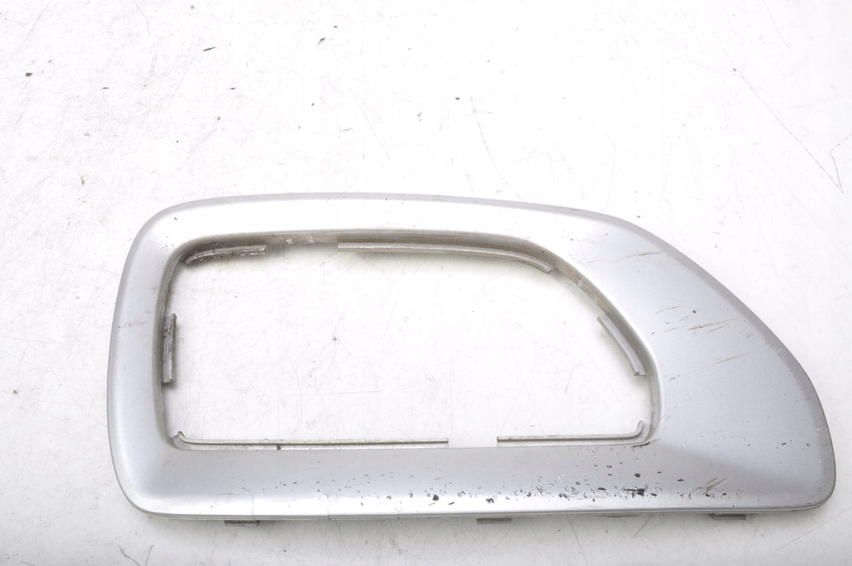 VOLVO XC70 II GRILLE DUMMY BUMPER 30744506 LEFT