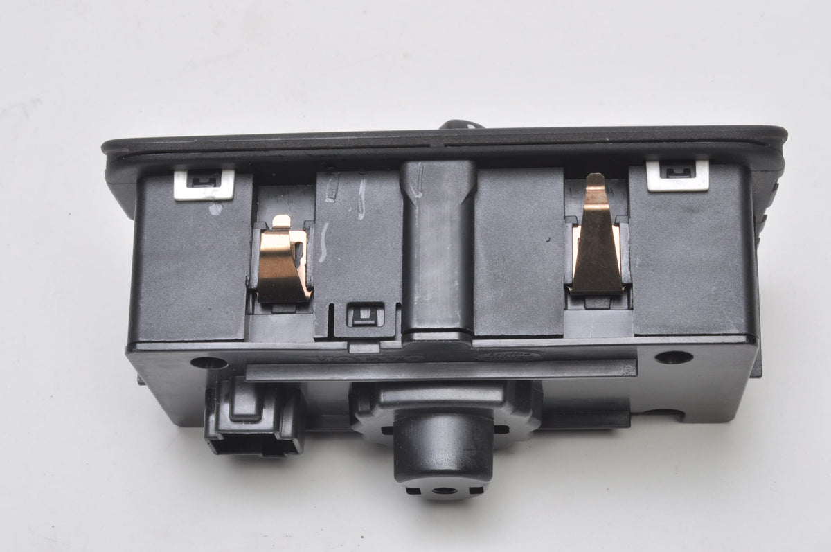 VOLVO XC70 II LIGHT SWITCH 30739429