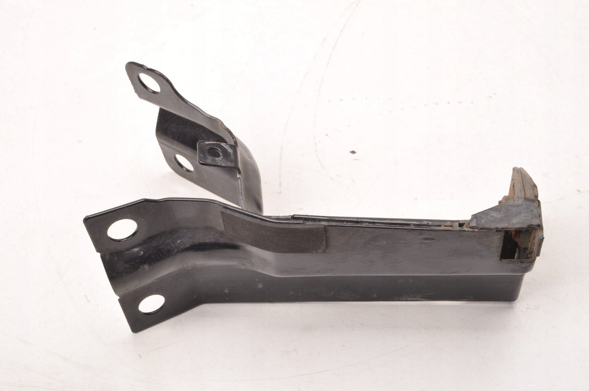 VOLVO XC70 II V70 III S80 II RADIATOR MOUNT RIGHT